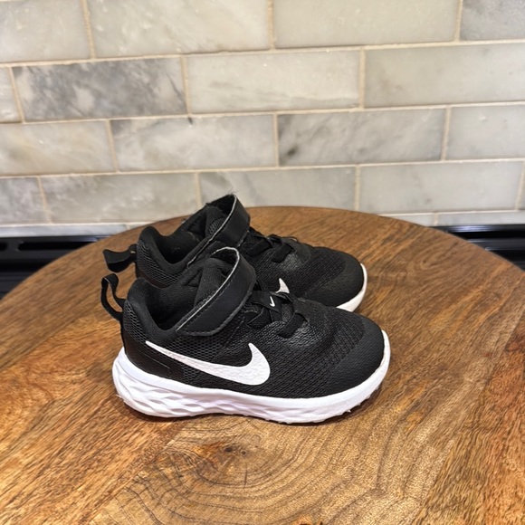 Nike Toddler Kids Revolution 6 Shoes - Picture 5 of 7